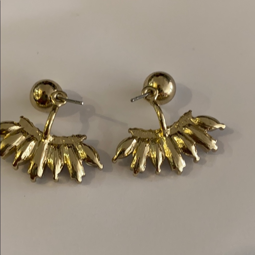 Sabine Mohawk Earrings - Picture 11 of 12